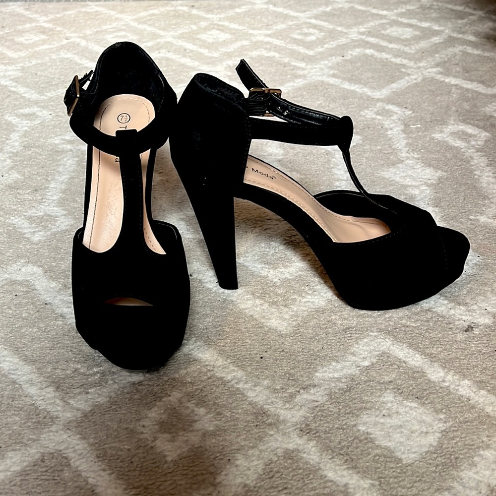 Black TOP Moda Pumps